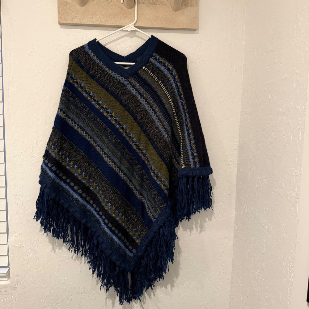 Soft‎ & Cozy INTISOUVENIRS Baby Alpaca Hand-knitted Peru Poncho Cape One Size